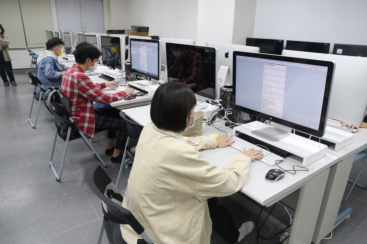 2020-10-21-新血招募圖片