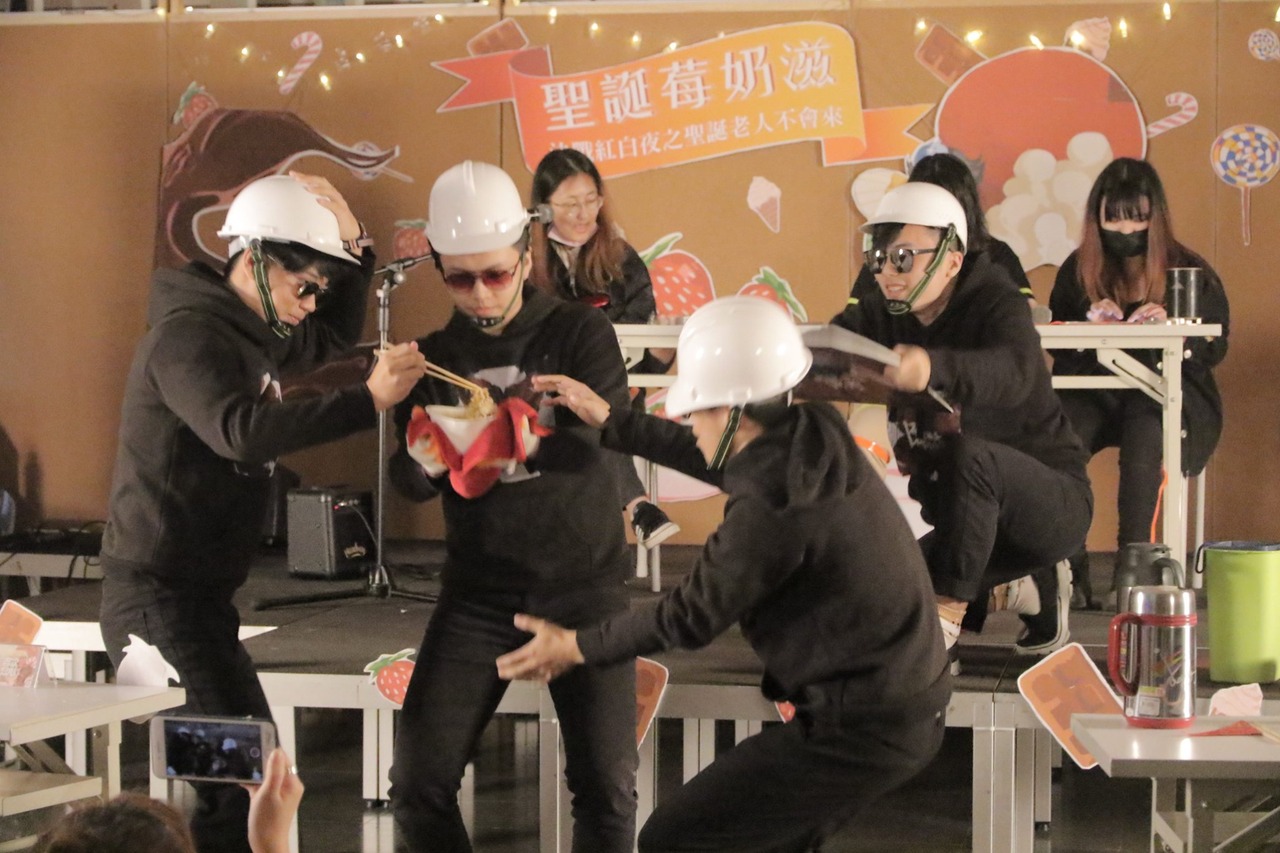2019/12/19-聖誕莓奶滋-聖誕晚會圖片