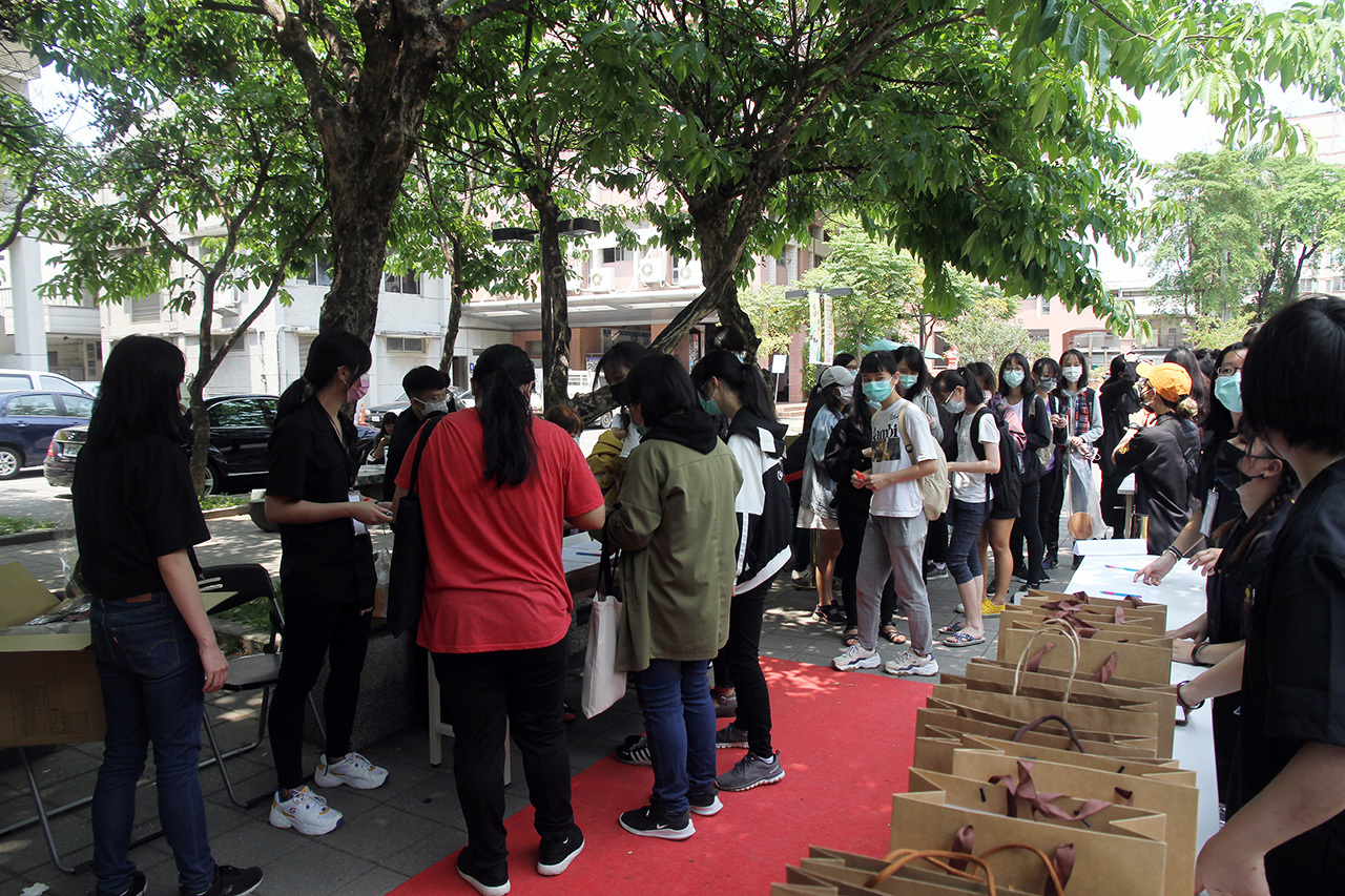 2020-04-20~06-06-109級畢業成果展—愚行者圖片