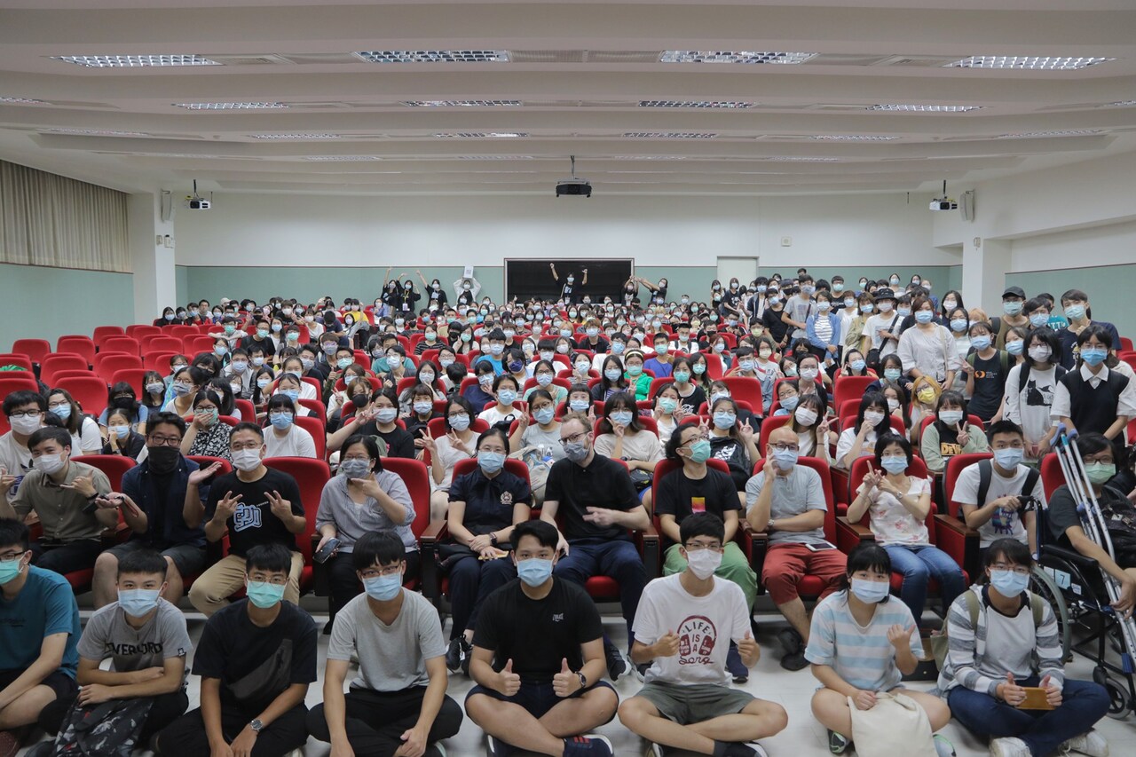 2020-09-17-109學年度第一學期系集會圖片