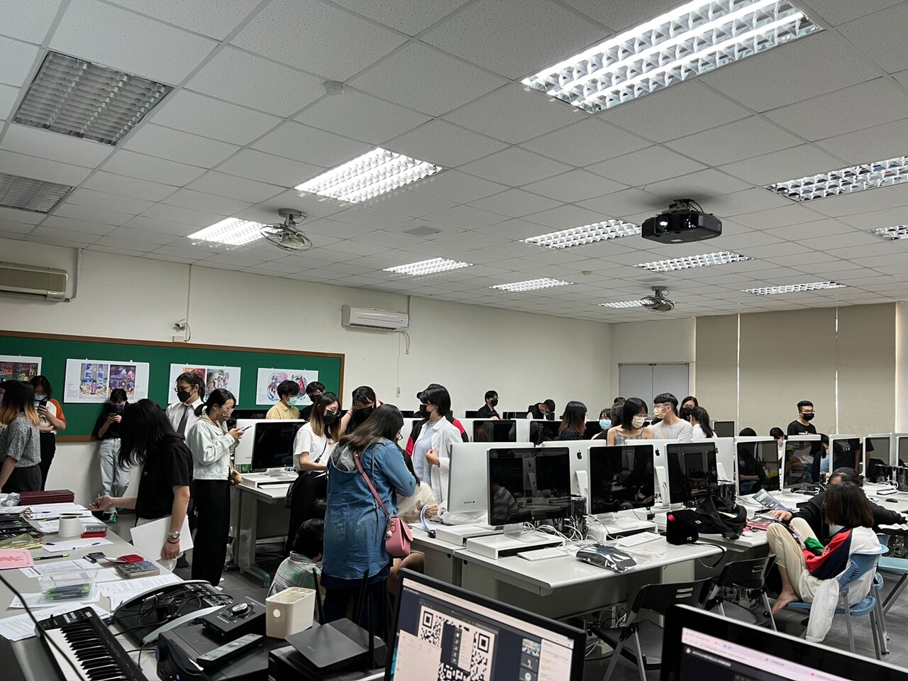 2022-06-19-不畫了!今天休肝日-畢業送舊Image