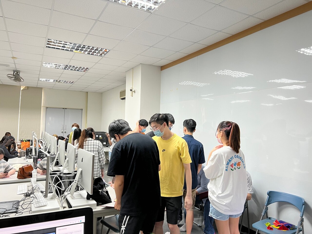 2022-06-19-不畫了!今天休肝日-畢業送舊Image
